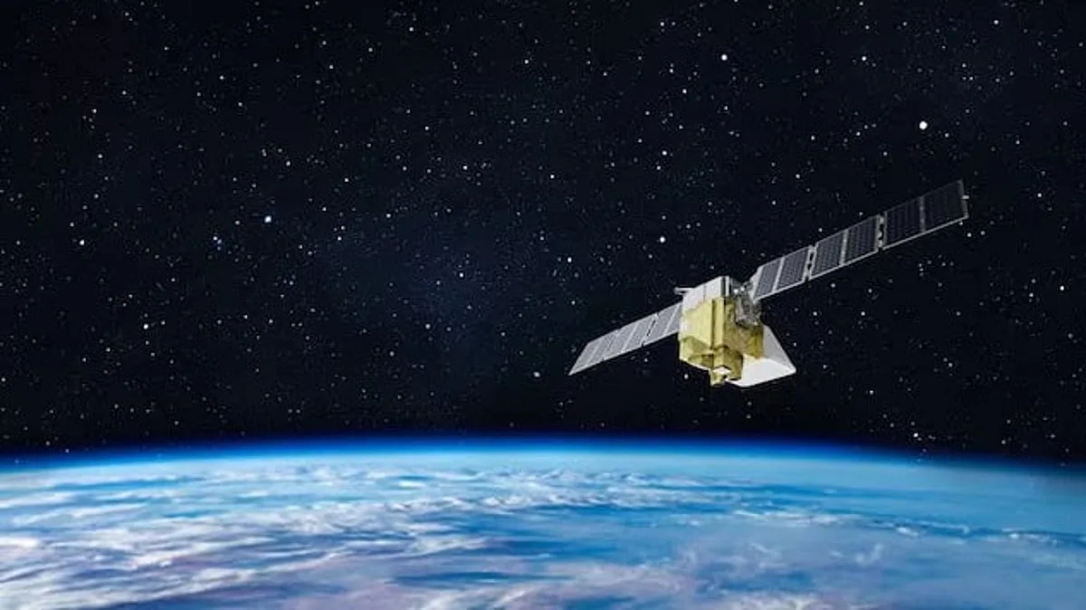 US Spy Satellite Explodes Under Mysterious Circumstances in Orbit, Cause Still Unknown